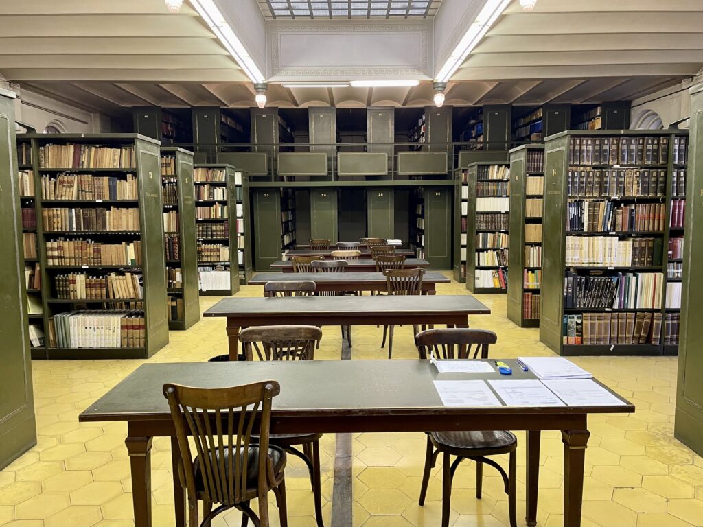 Arxiu documental de la biblioteca de la Fundació Balmesiana