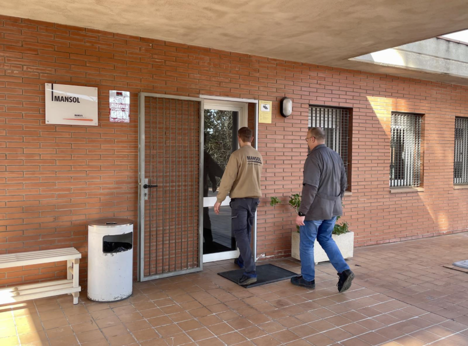 entrada edifici CET Mansol Projectes a Badalona